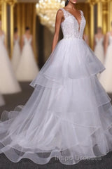 Charming V-neck Lace Wedding Dress Elegant Backless Wedding Gowns