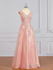 A-Line/Princess V-neck Floor-Length Tulle Mother of the Bride Dress With Appliques Lace