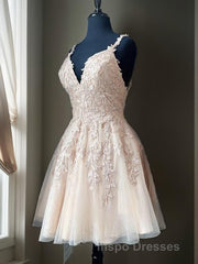 A-Line/Princess V-neck Short/Mini Tulle Homecoming Dress