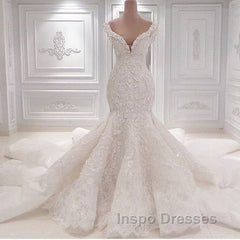 Gorgeous Long Mermaid V-neck Appliques Lace Ruffles Wedding Dress