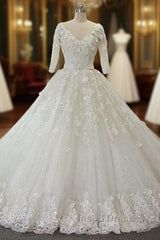 Luxury Long Ball Gown V Neck Lace Wedding Dress with Sleeves